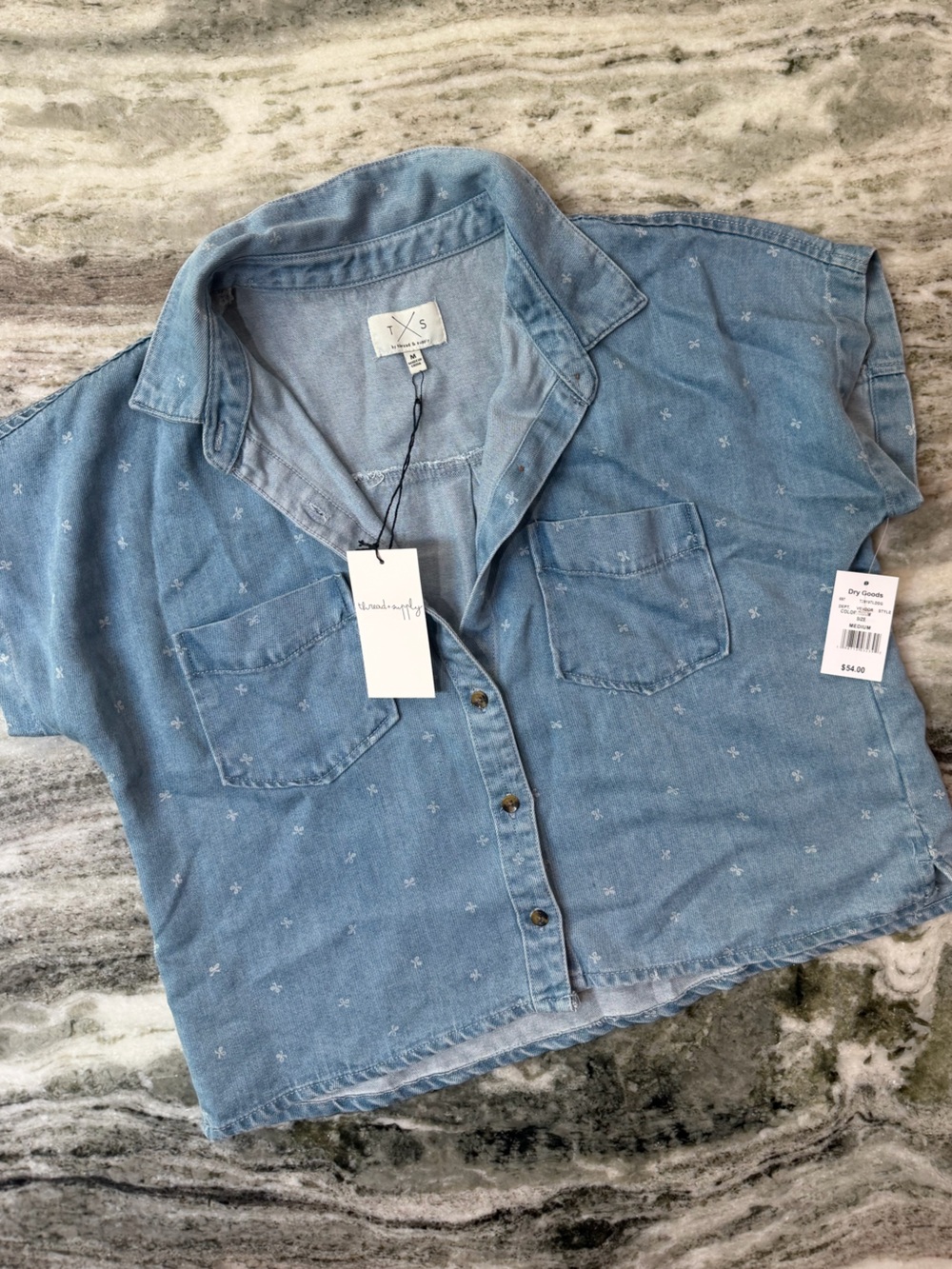 NWT Thread & Supply Light Blue Button-Down Shirt Size Medium - Picture 2 of 6